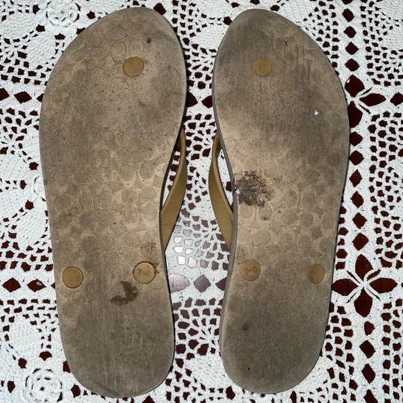 Coach Amel Gold Bow Sandal Flip Flops Size 7-8 Women’s Tan - Picture 5 of 5